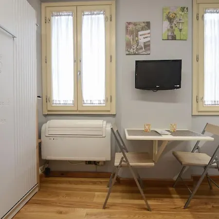Keys Of Italy - Sgiuseppe 18 - Monolocale Intimo E Conveniente A Santa Croce Апартаменты *